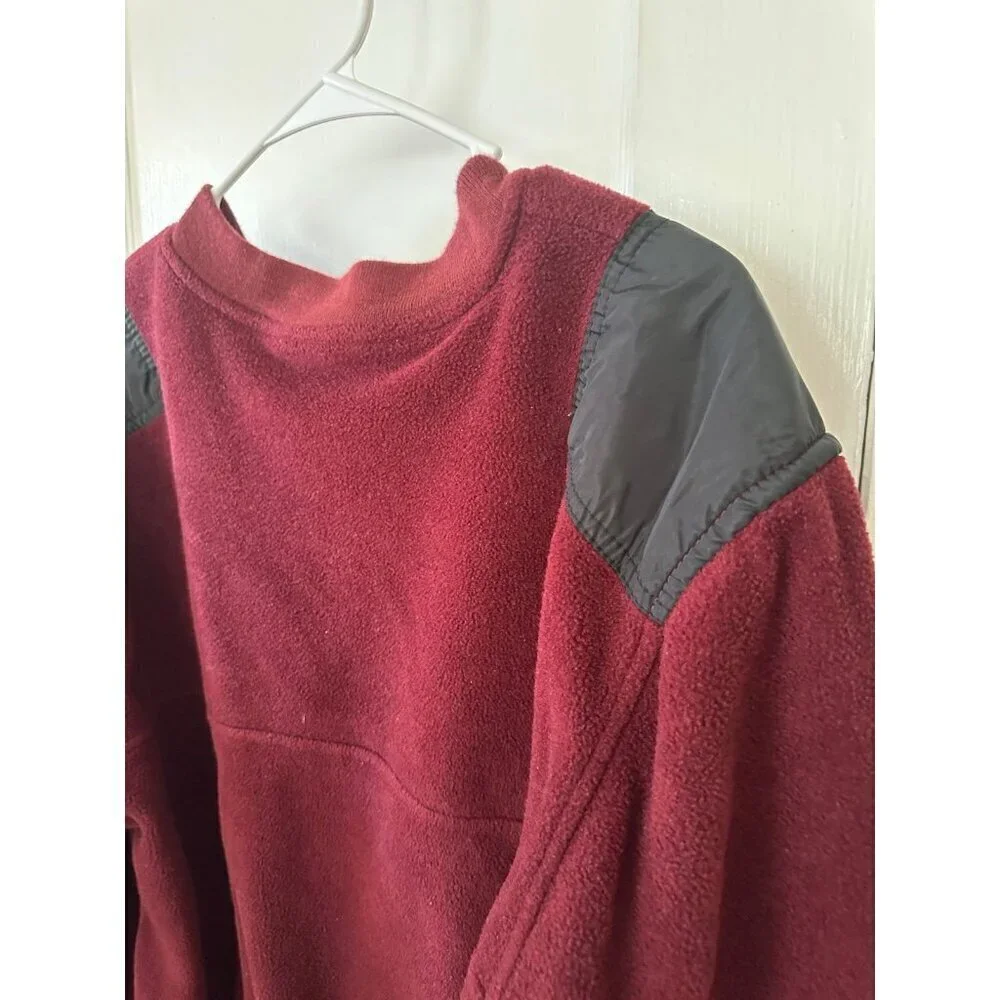 Cabela’s men’s size medium red sweater